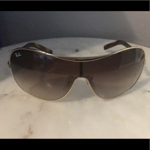 Gold Ray-Ban Aviator Sunglasses